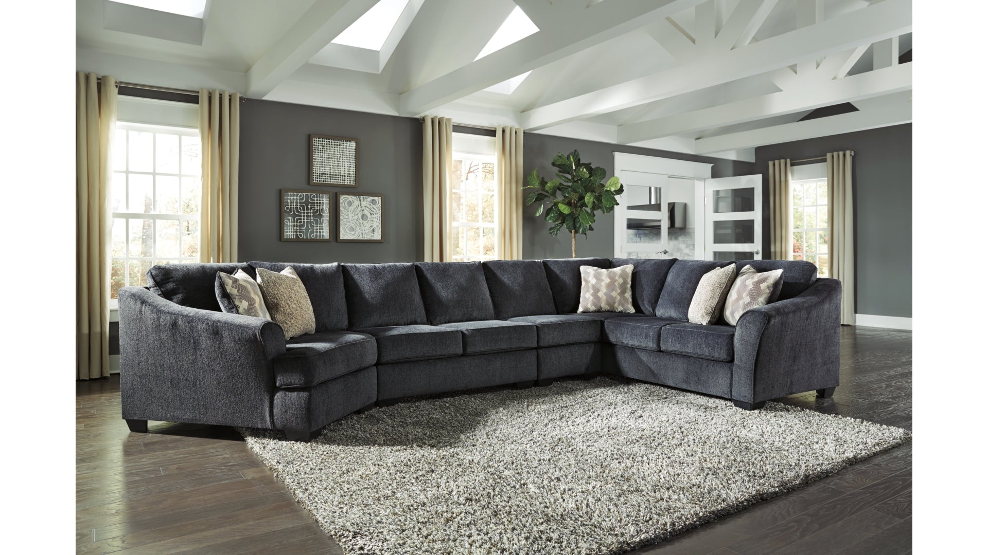 Eltmann 4-Piece Sectional with Cuddler