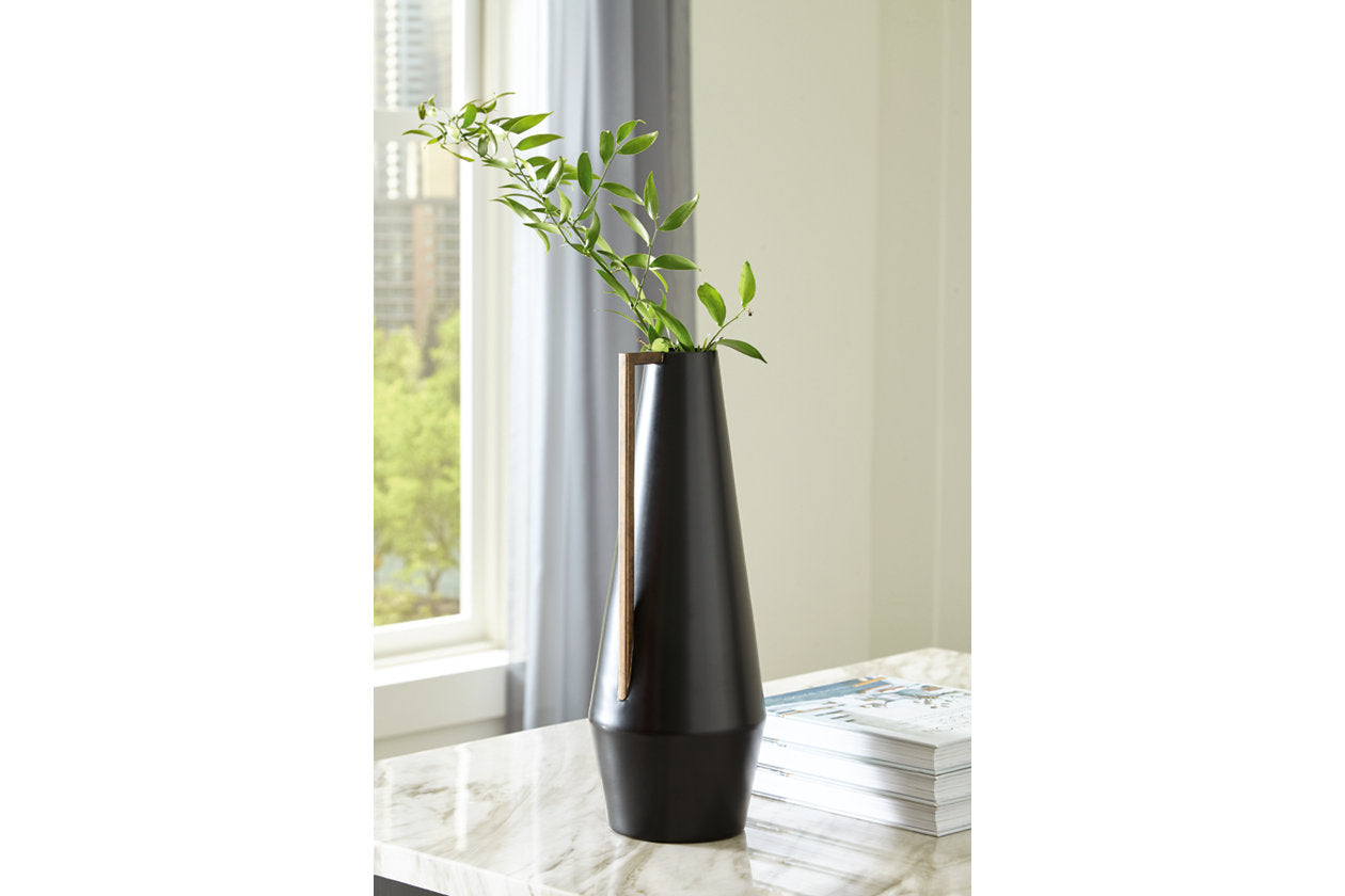 Pouderbell Vase