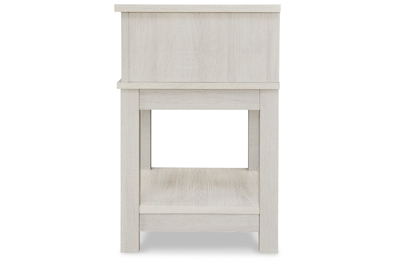 Dorrinson Nightstand