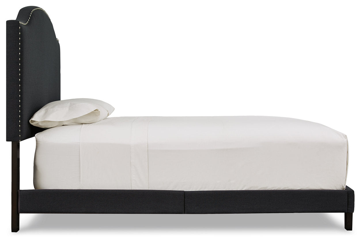 Adelloni Bed