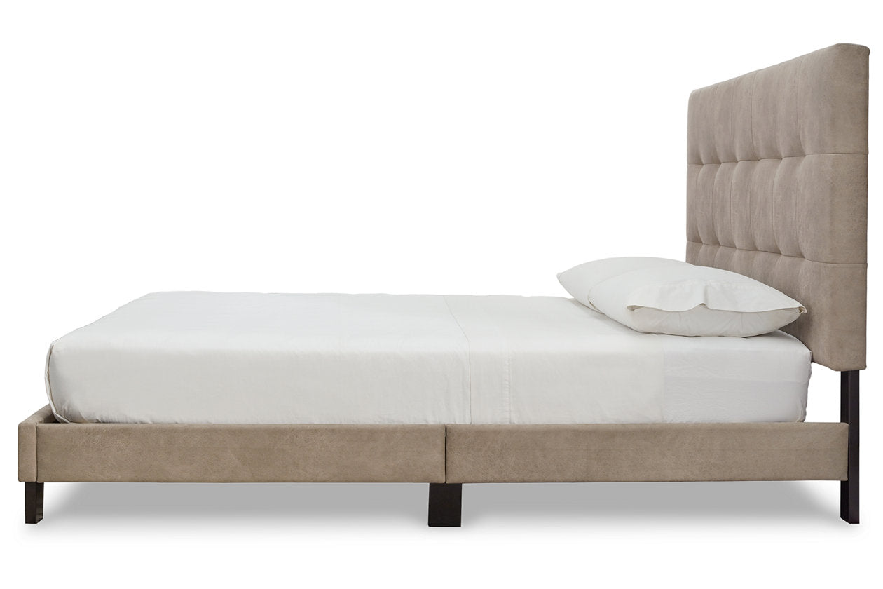 Adelloni Bed