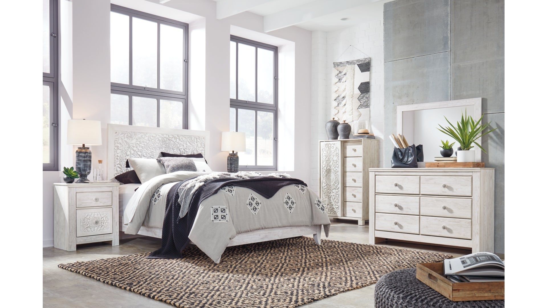 Paxberry Queen Panel Bed with Dresser