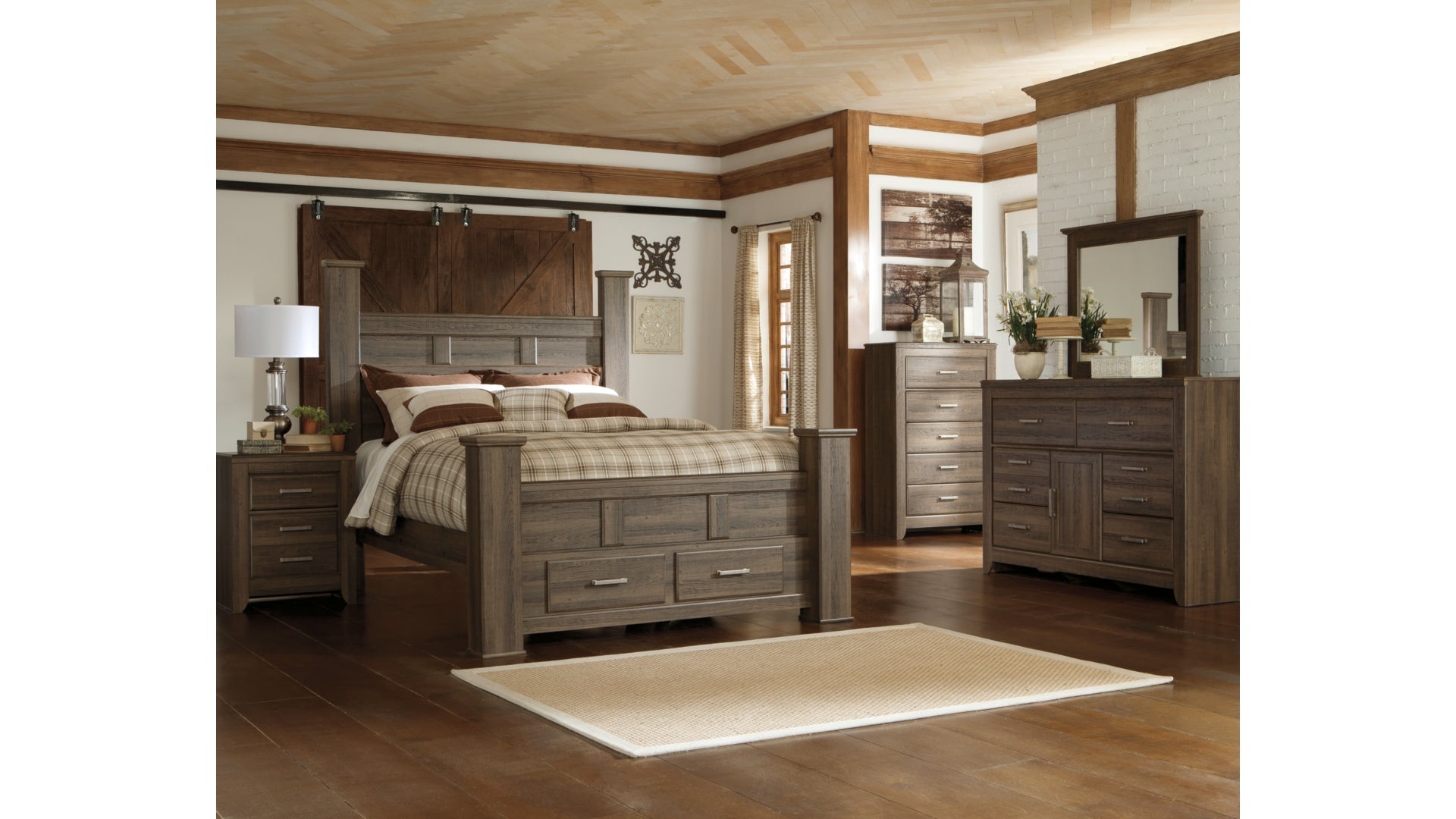 Juararo California King Poster Bed with Mirrored Dresser and Chest