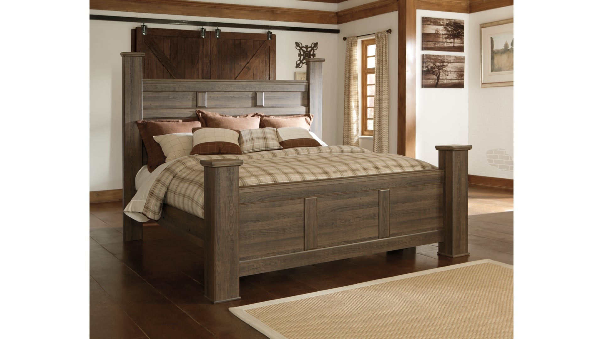 Juararo California King Poster Bed with Mirrored Dresser and Chest