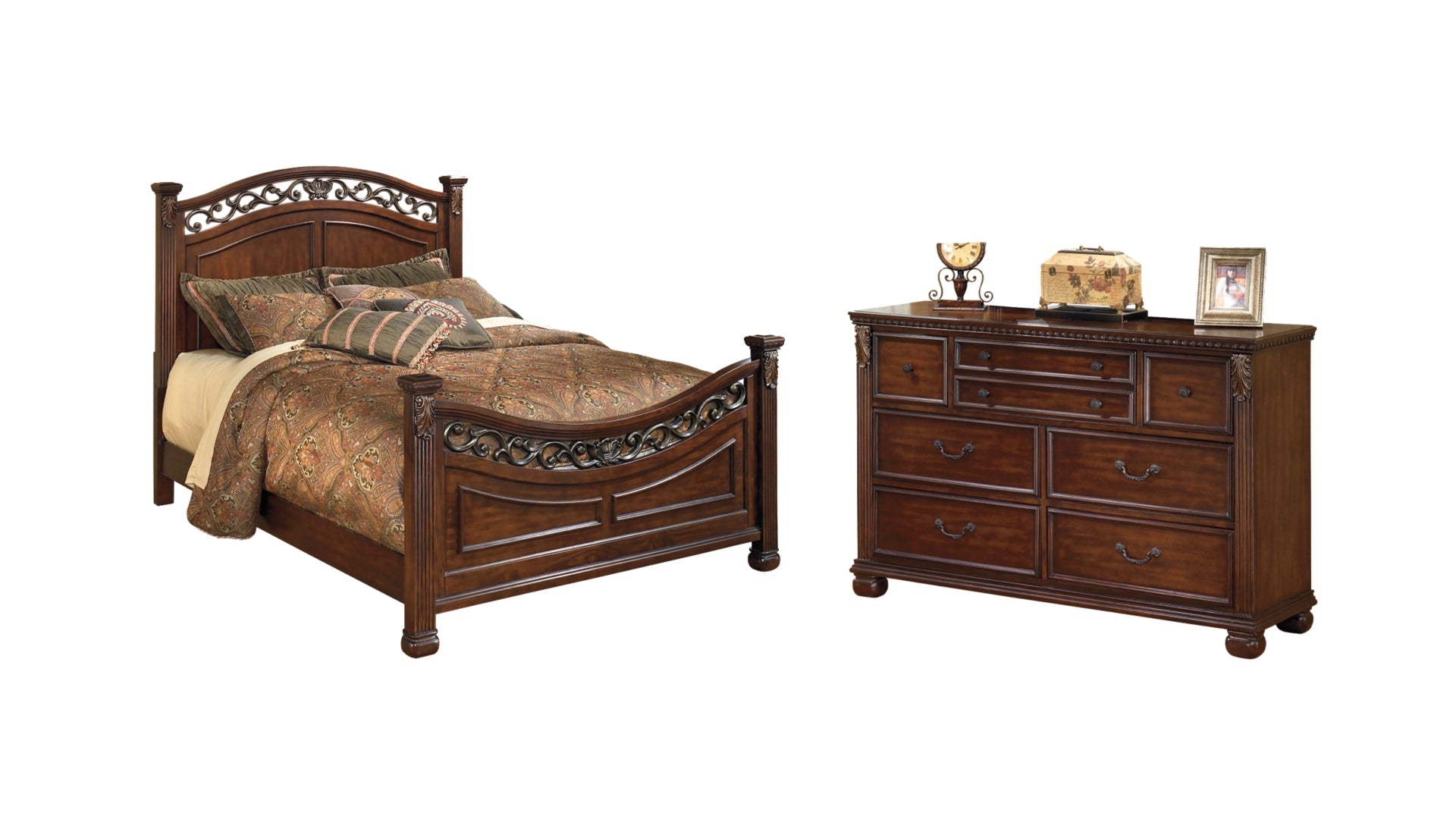 Leahlyn California King Panel Bed with Dresser