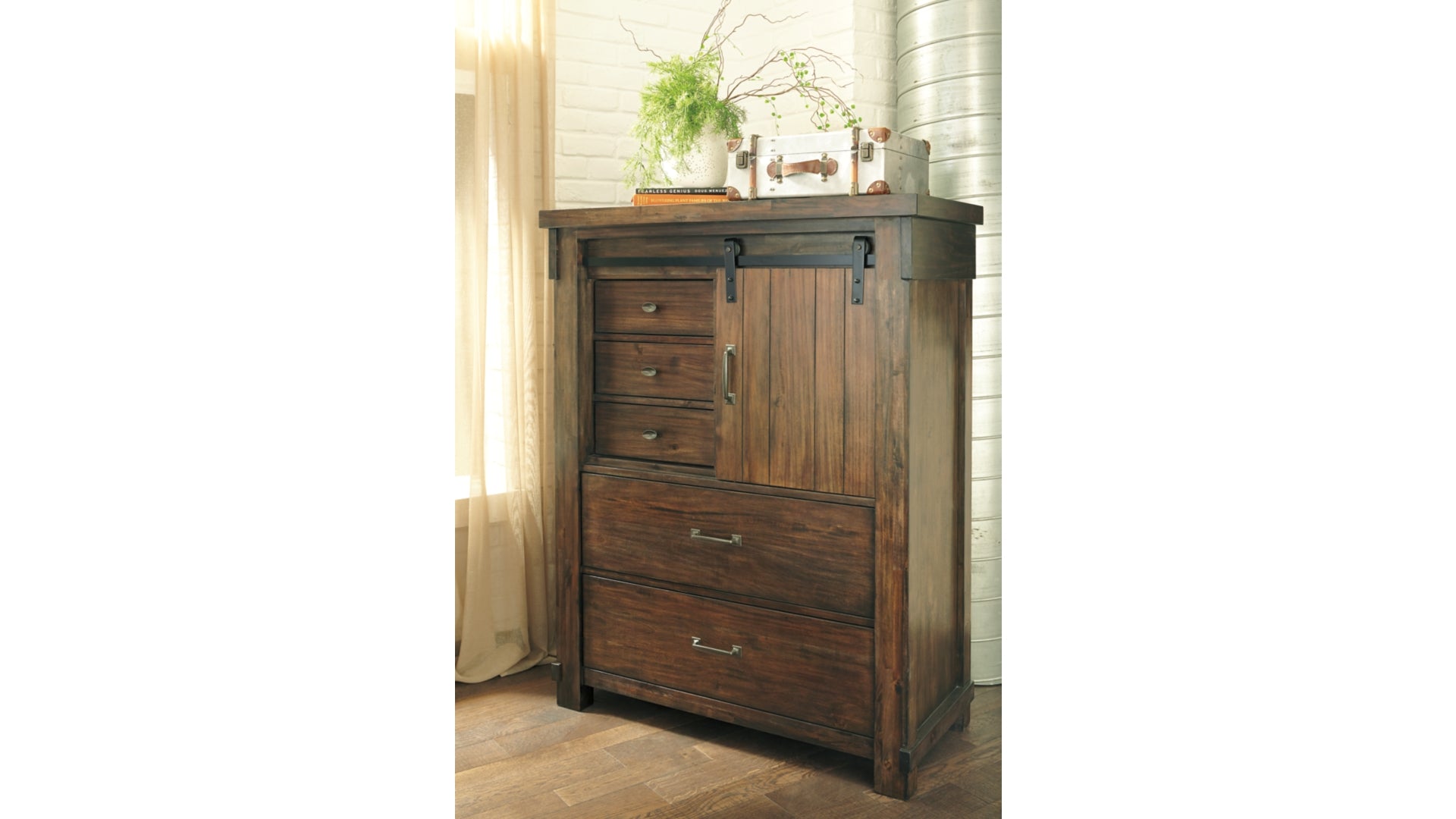 Lakeleigh Califorina King Panel Bed with Upholstered Bench with Mirrored Dresser and Chest