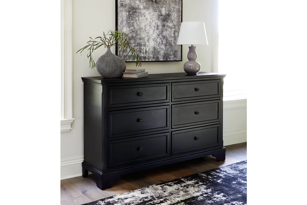 Chylanta Dresser