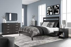 Finch Queen Panel Platform Bed with Dresser