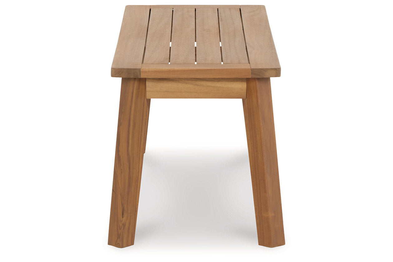 Janiyah Bench