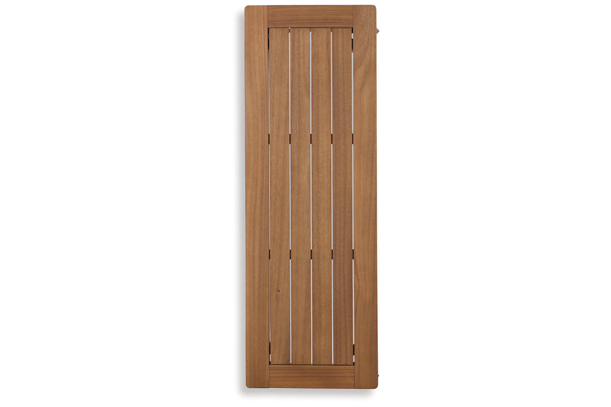 Janiyah Bench