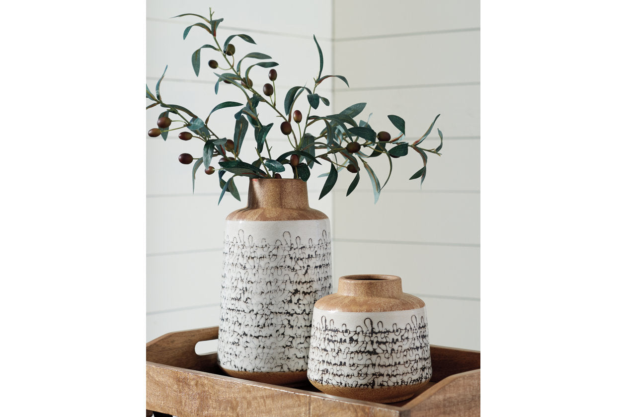 Meghan Vase