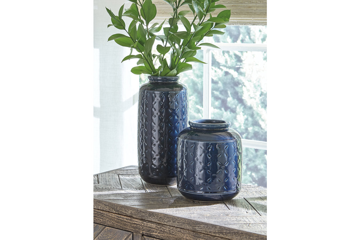 Marenda Vase