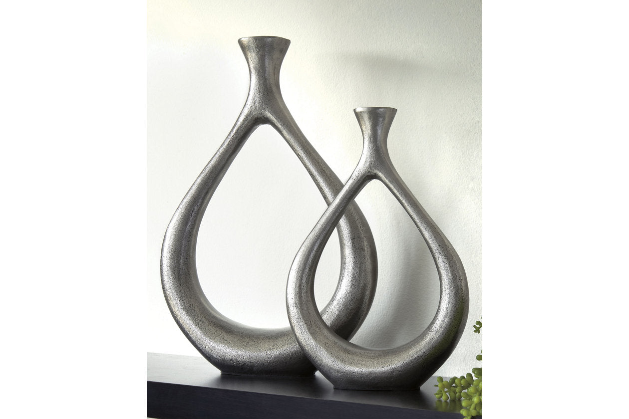 Dimaia Vase
