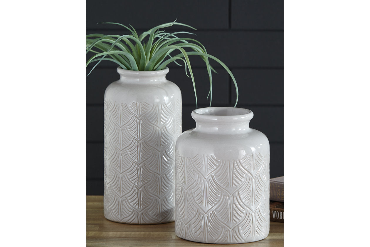 Edwinna Vase