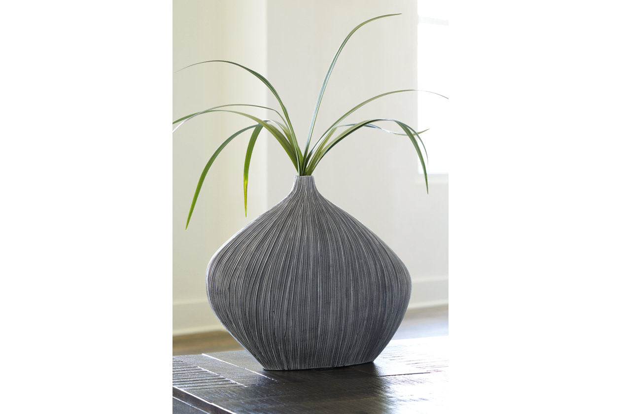 Donya Vase