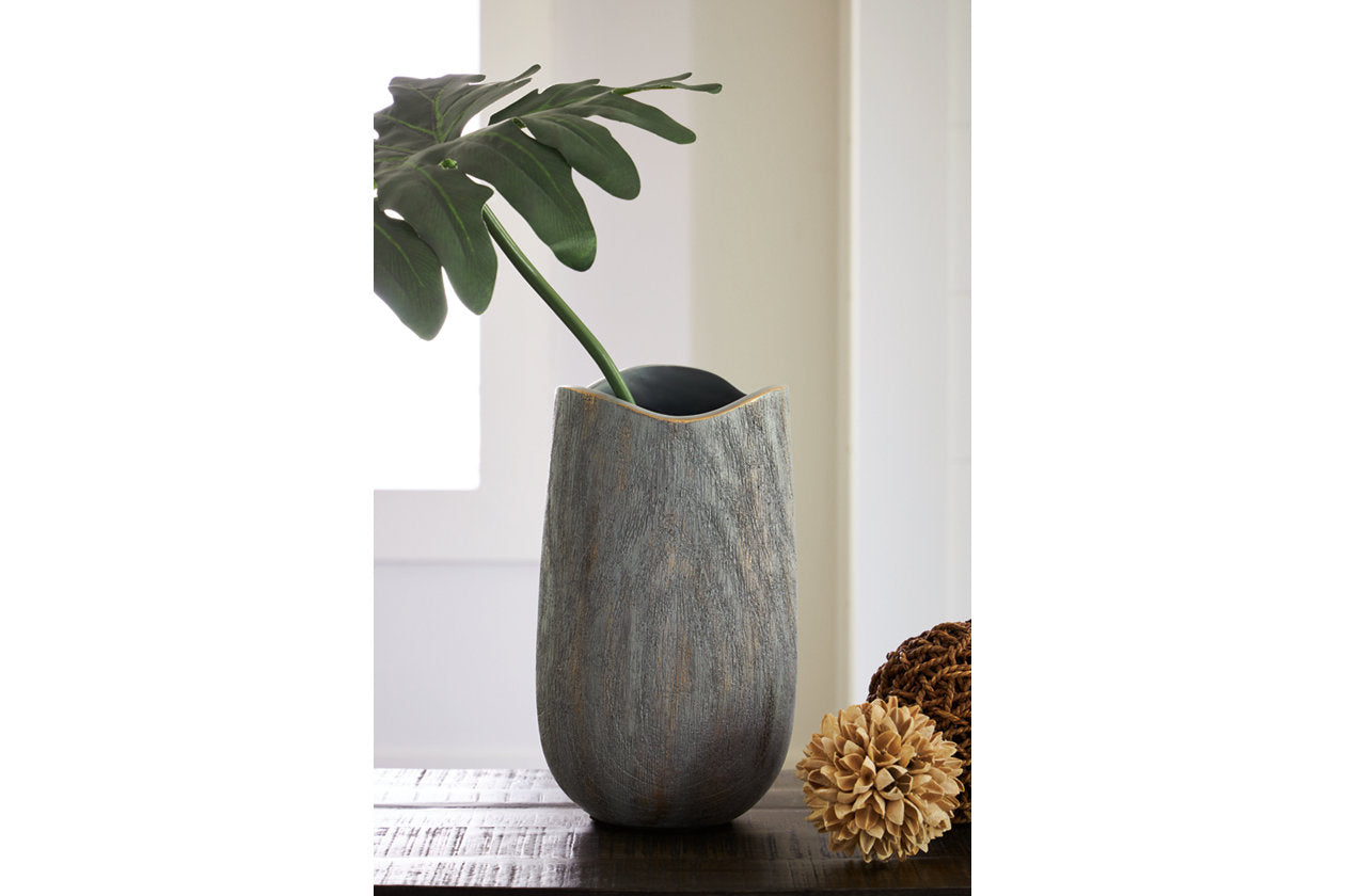 Iverly Vase