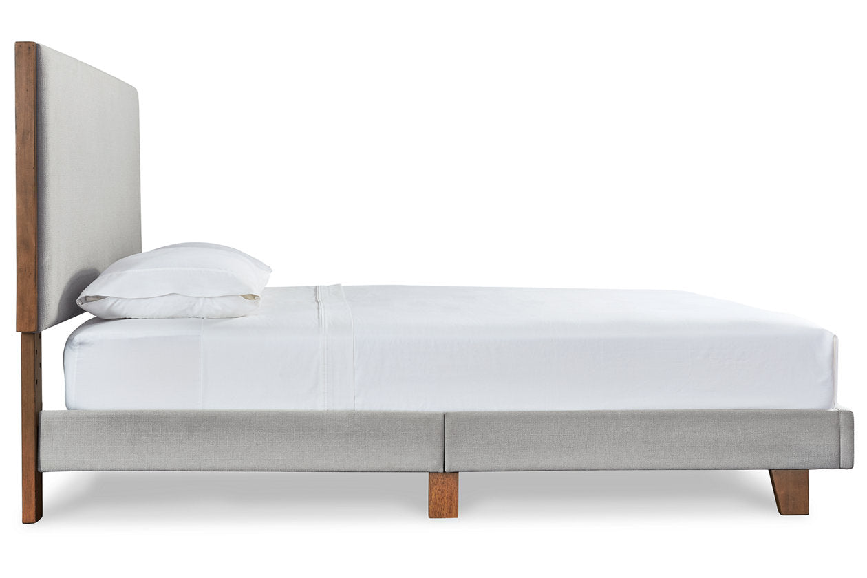 Tranhaus Bed