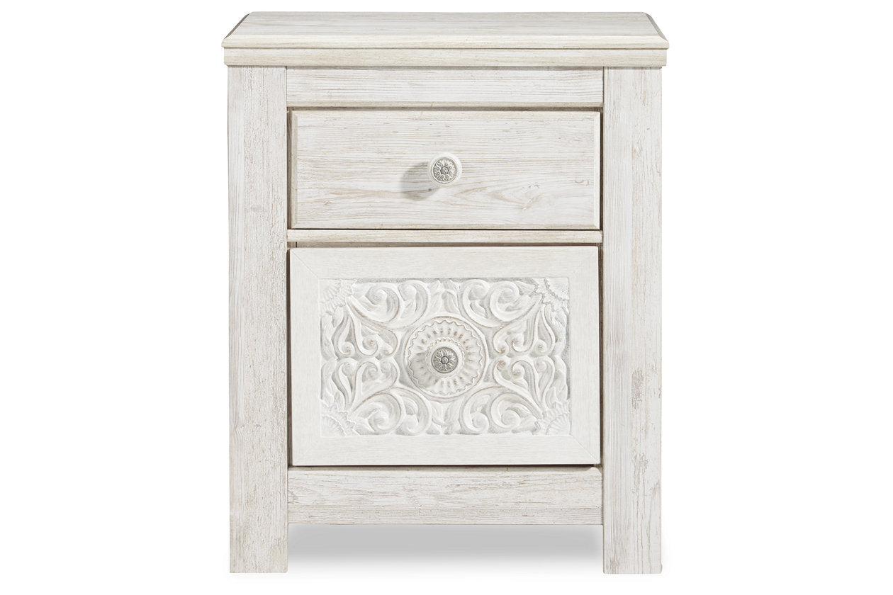 Paxberry Nightstand