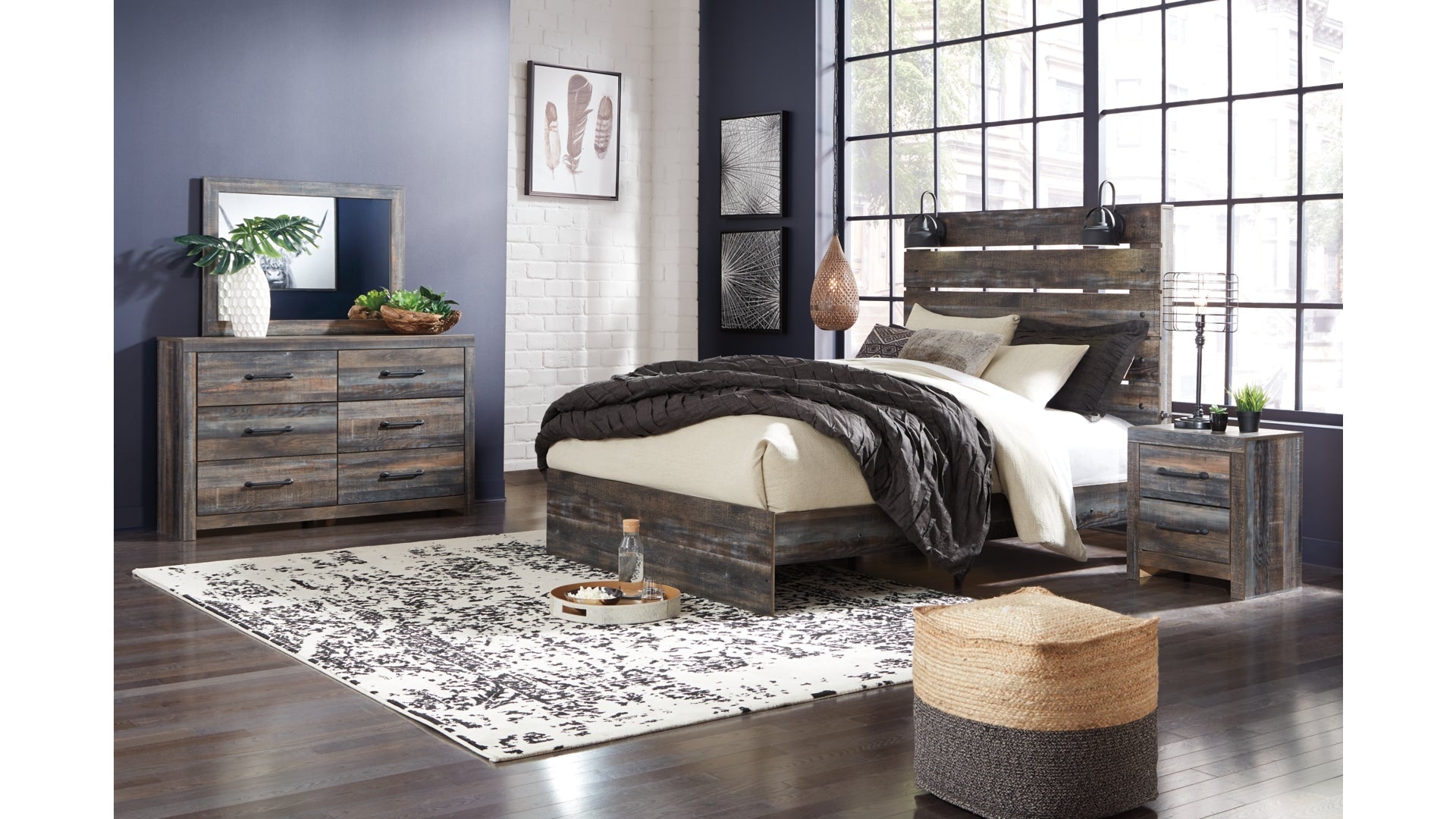 Drystan Queen Panel Bed with Dresser