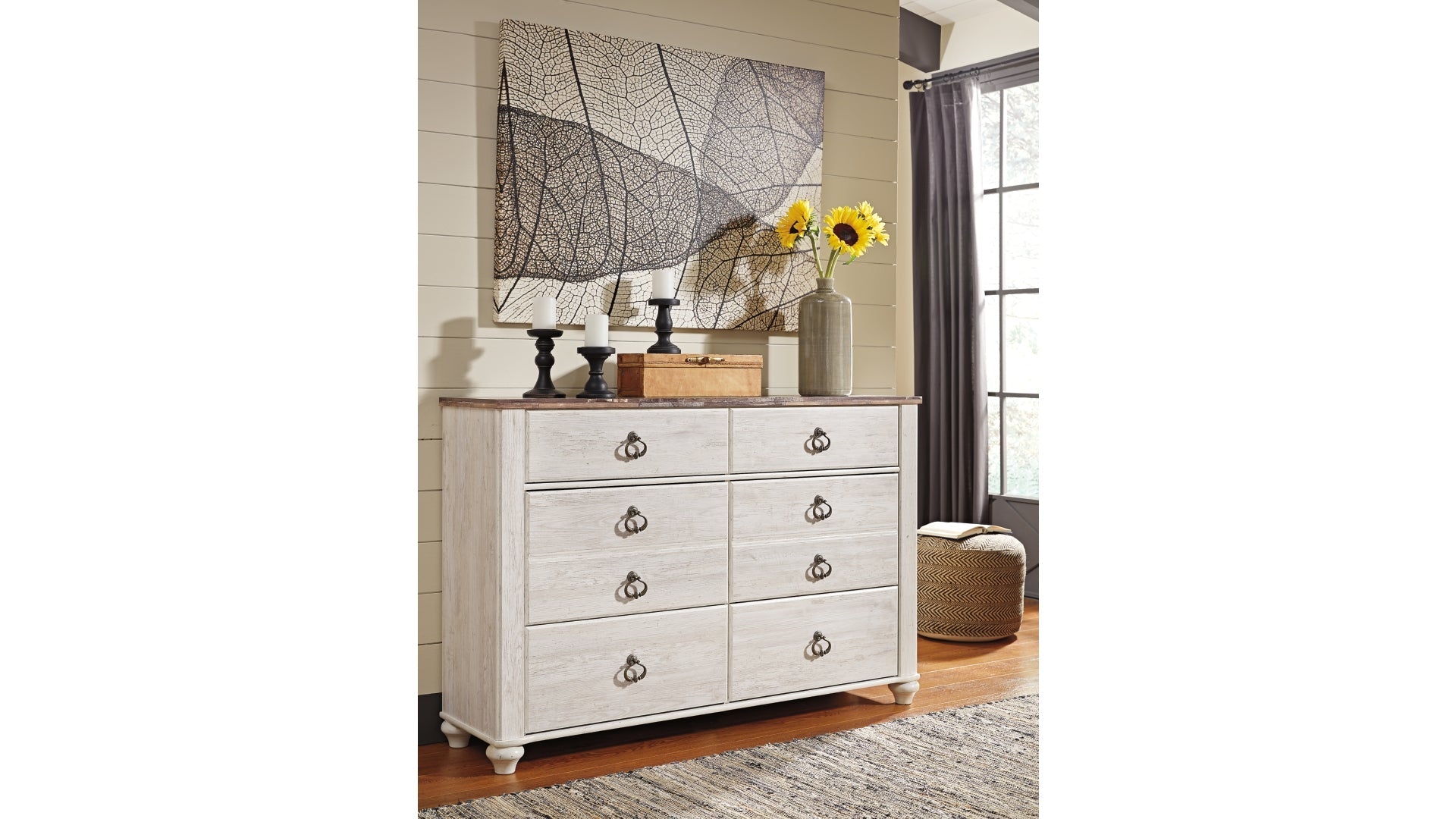 Willowton Queen Panel Bed with Dresser