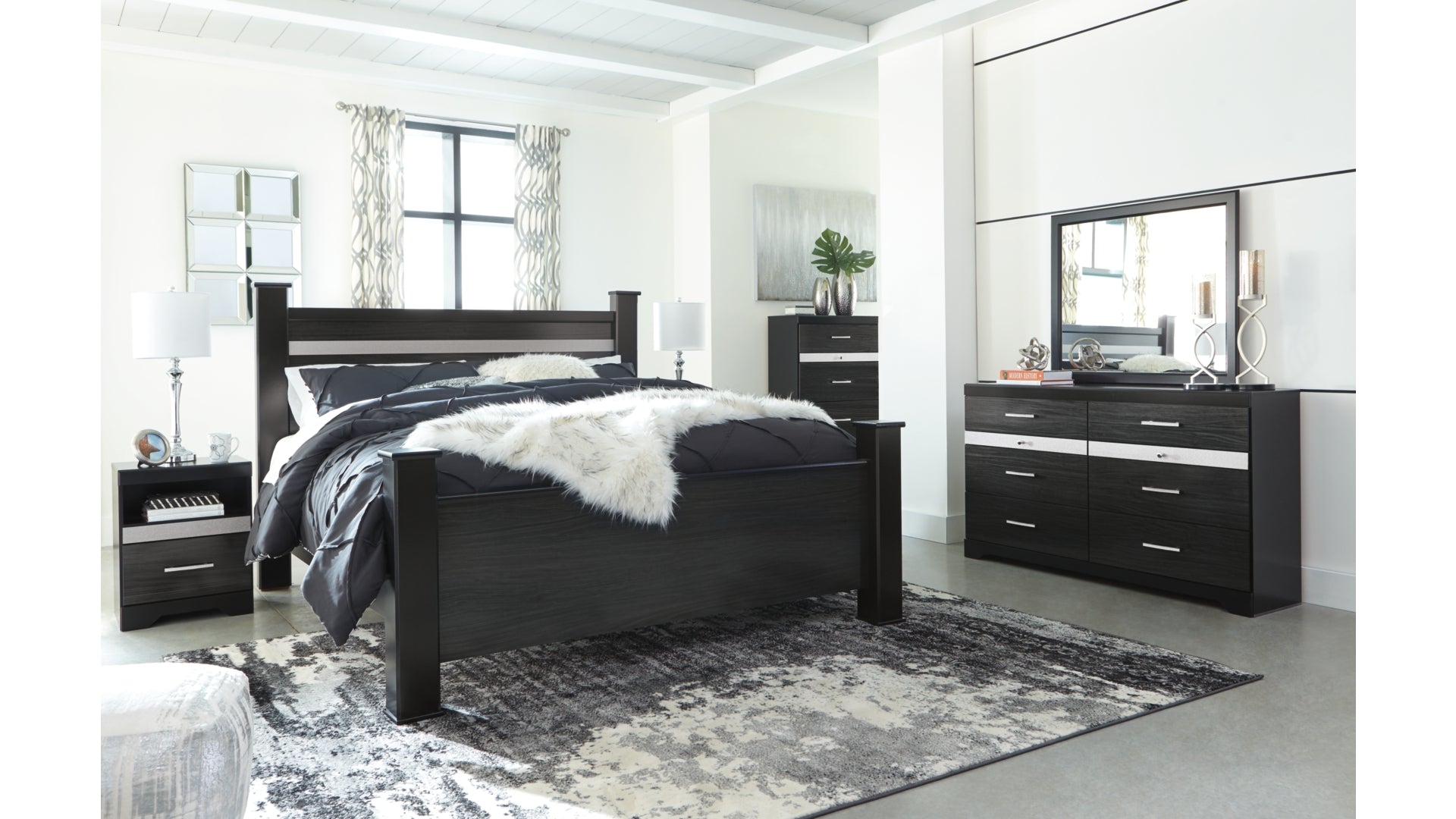 Starberry King Poster Bed with Mirrored Dresser, Chest and Nightstand