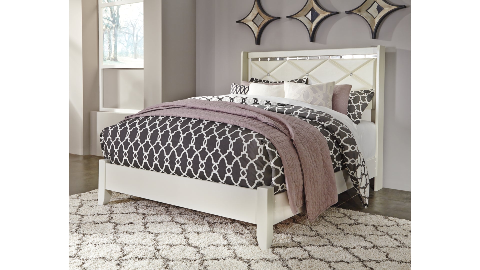 Dreamur Queen Panel Bed with Dresser