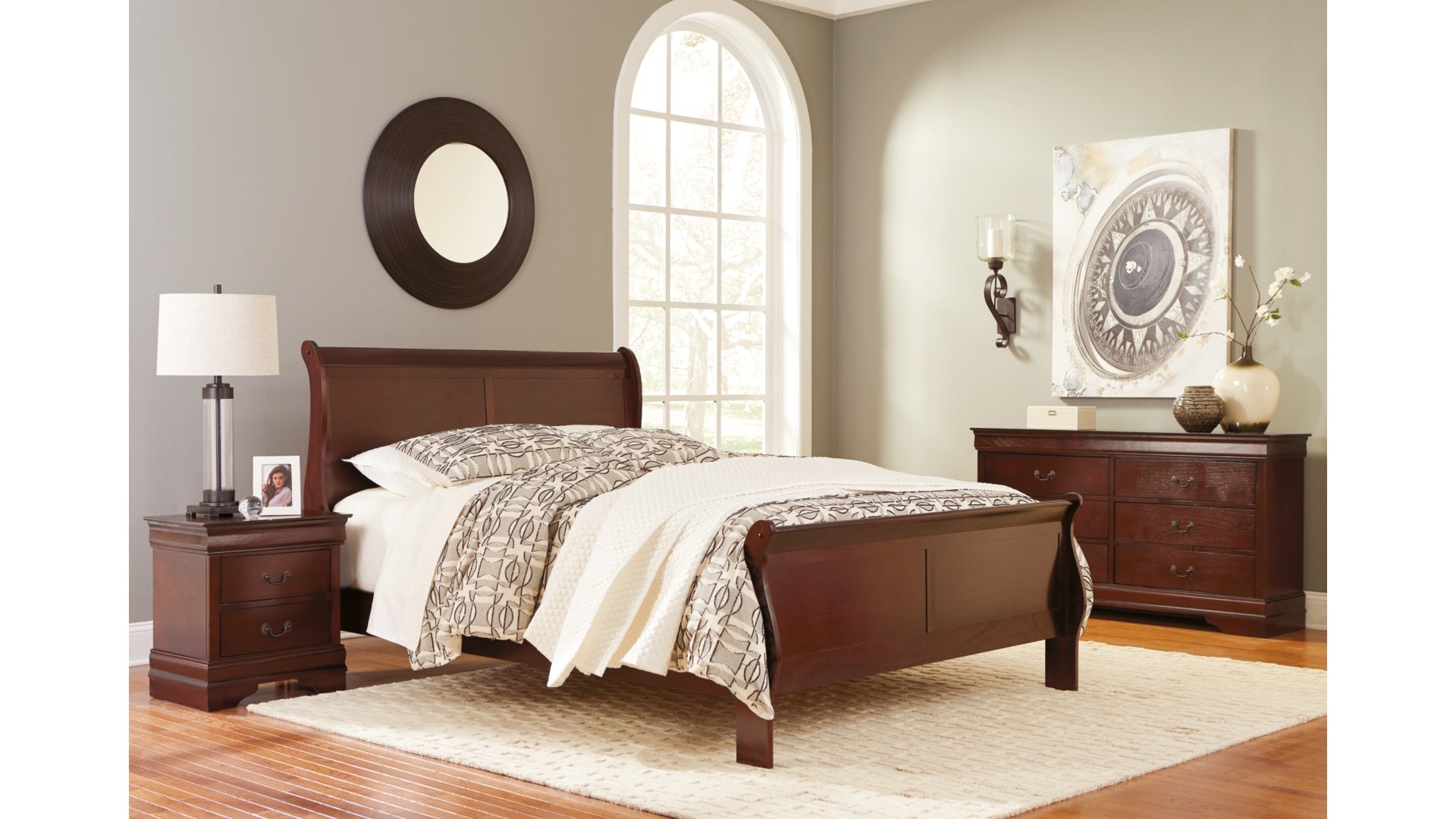 Alisdair King Sleigh Bed with Dresser