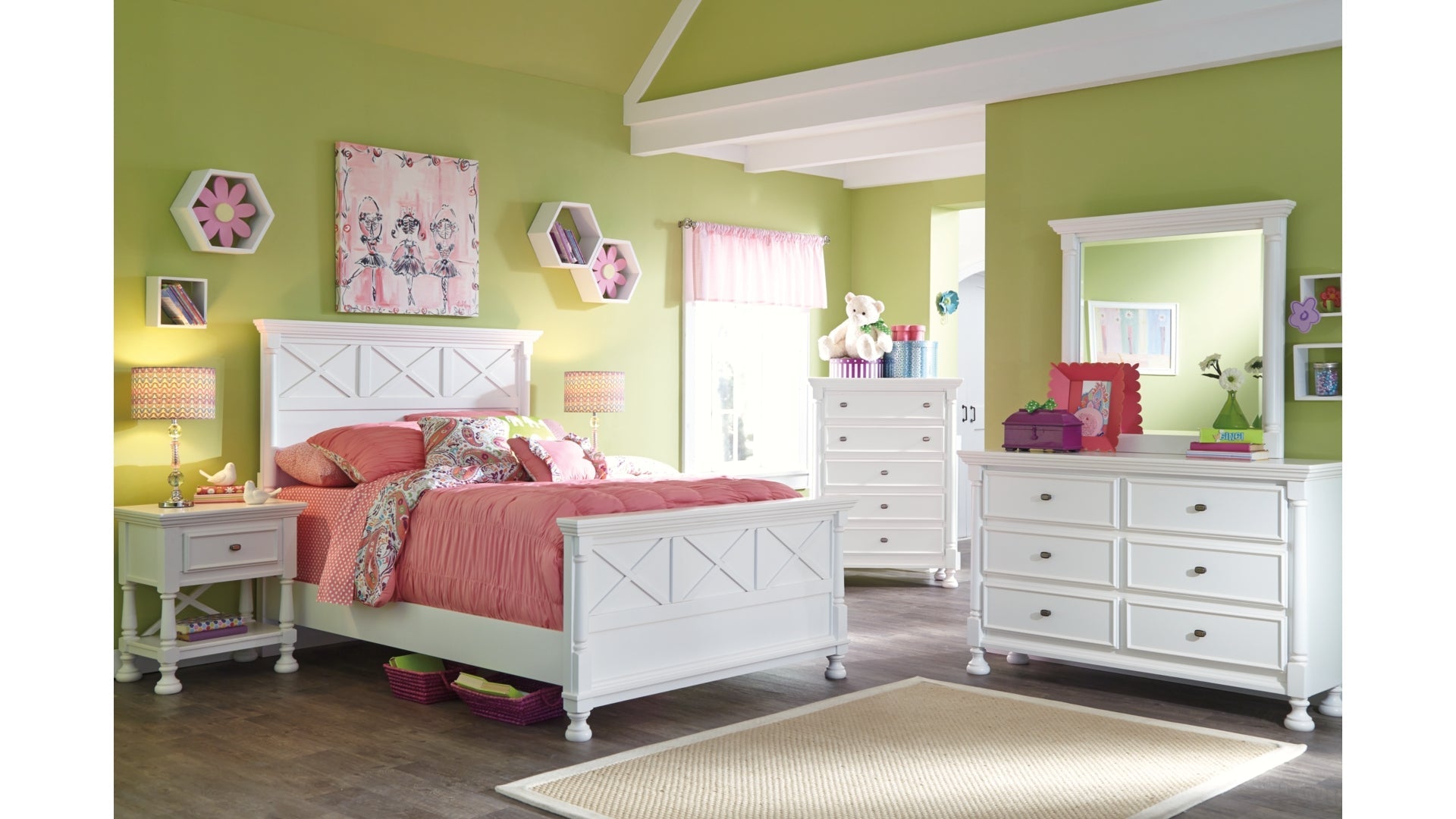 Kaslyn Queen Panel Bed with Dresser