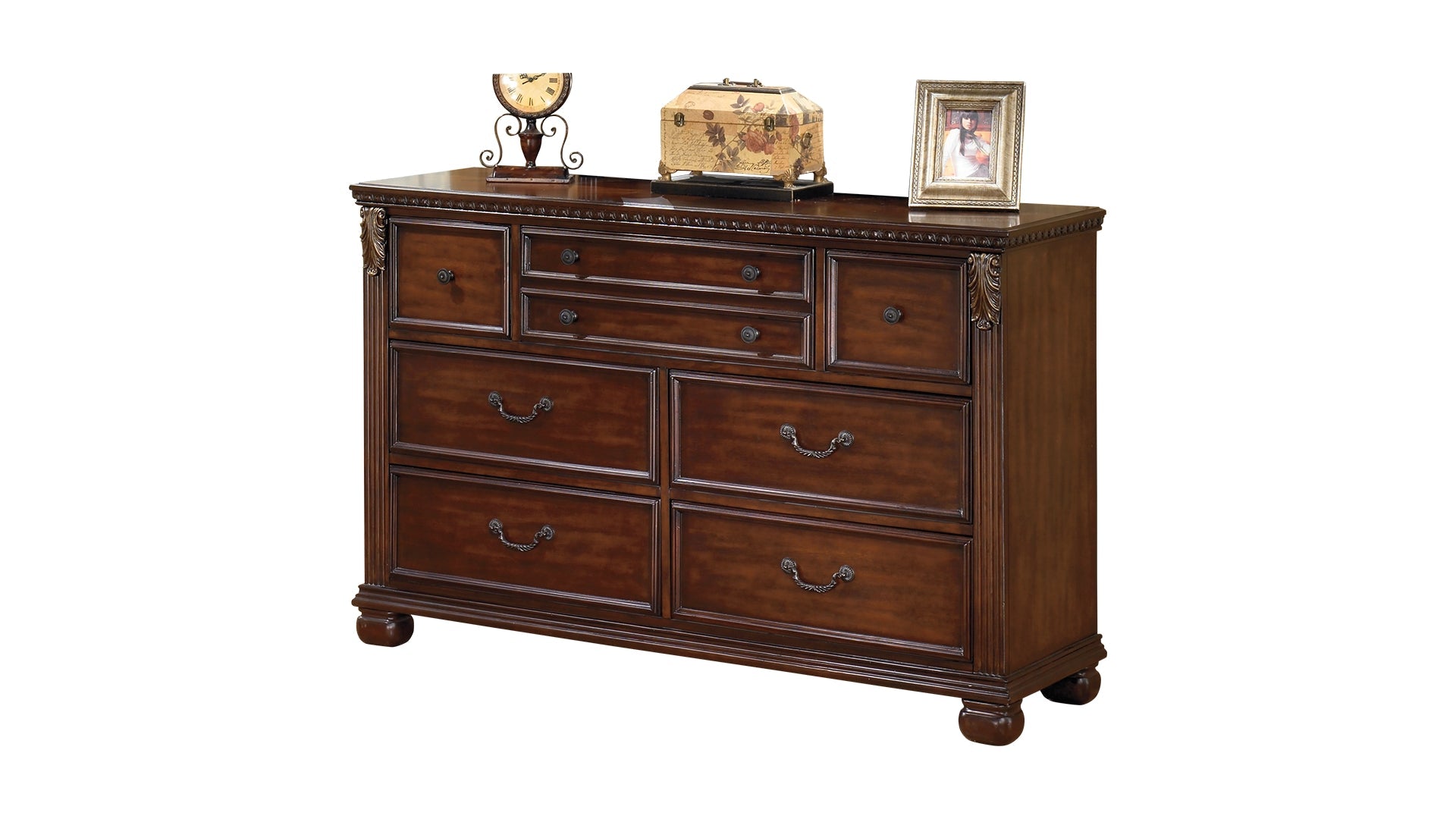 Leahlyn Queen Panel Bed with Dresser