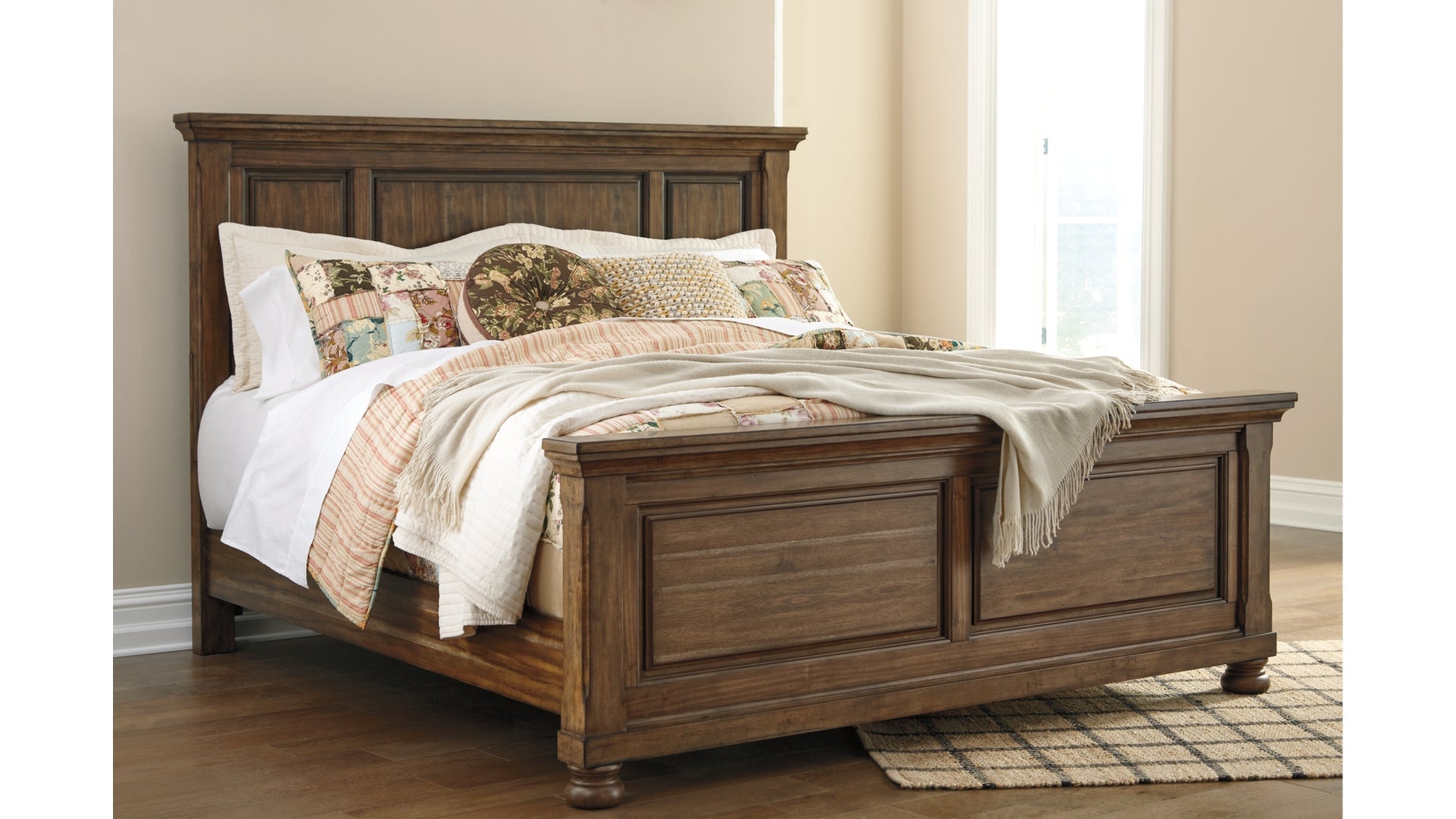 Flynnter Queen Panel Bed with Mirrored Dresser and Chest