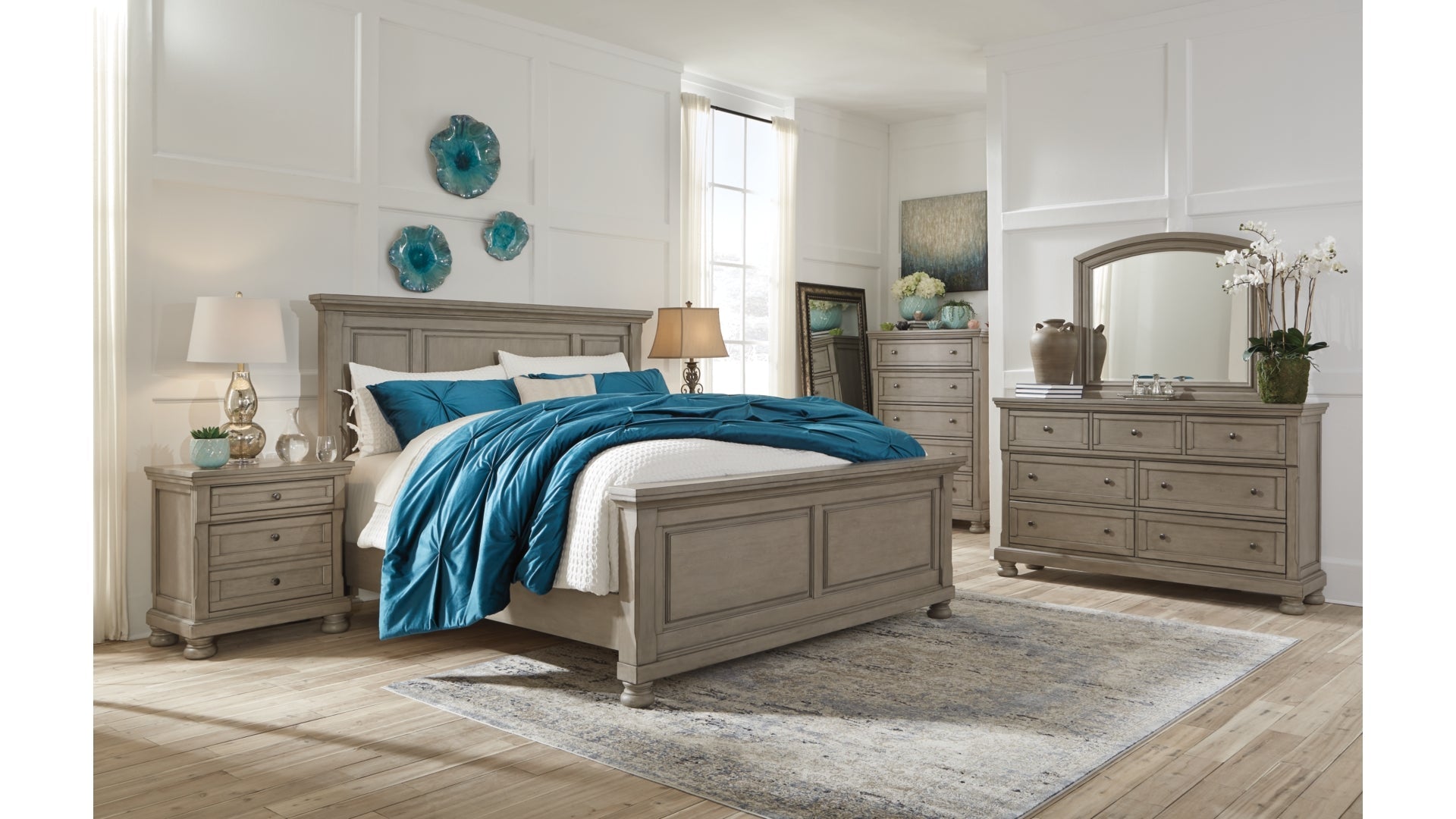 Lettner Queen Panel Bed with Dresser