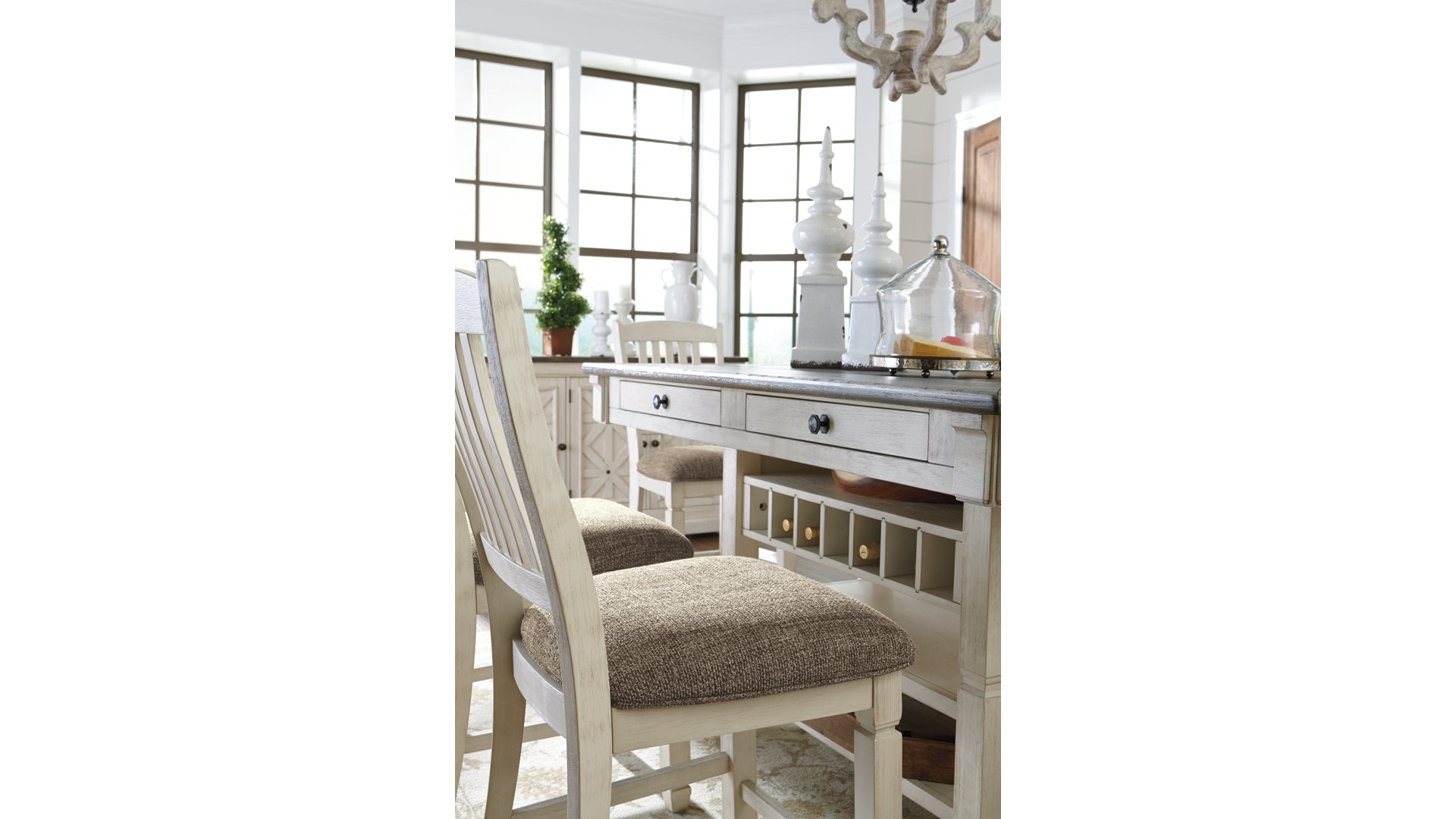 Bolanburg Counter Height Dining Table and 4 Barstools