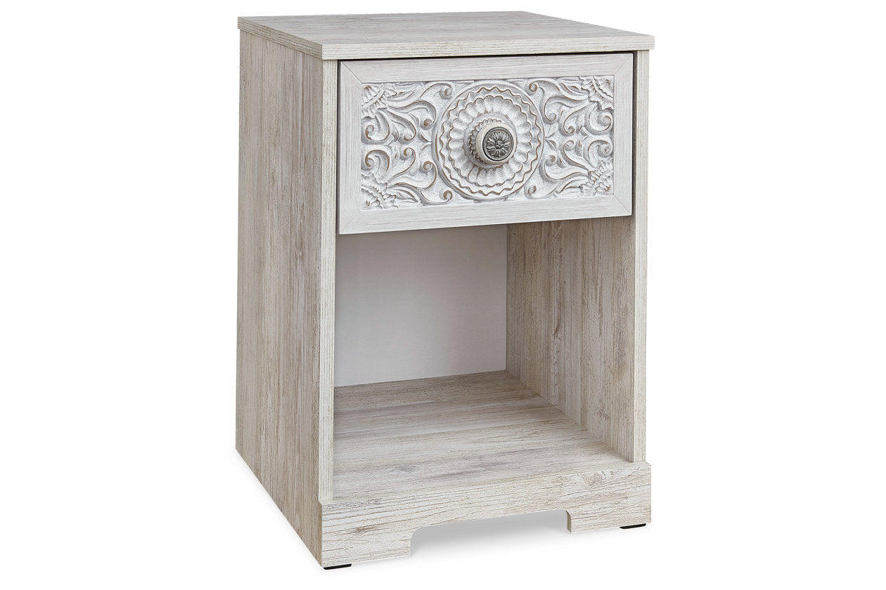 Paxberry Nightstand