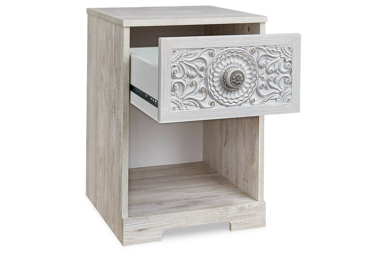 Paxberry Nightstand