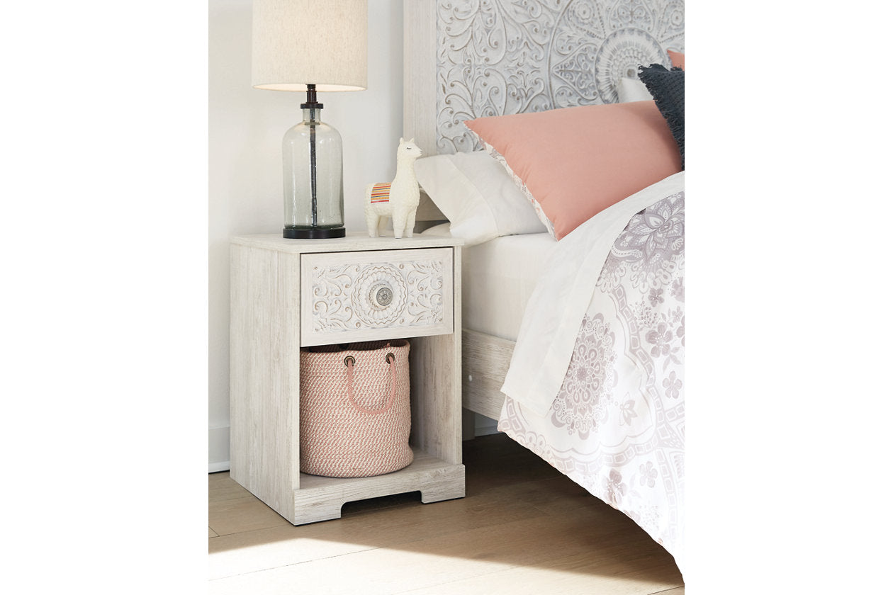 Paxberry Nightstand