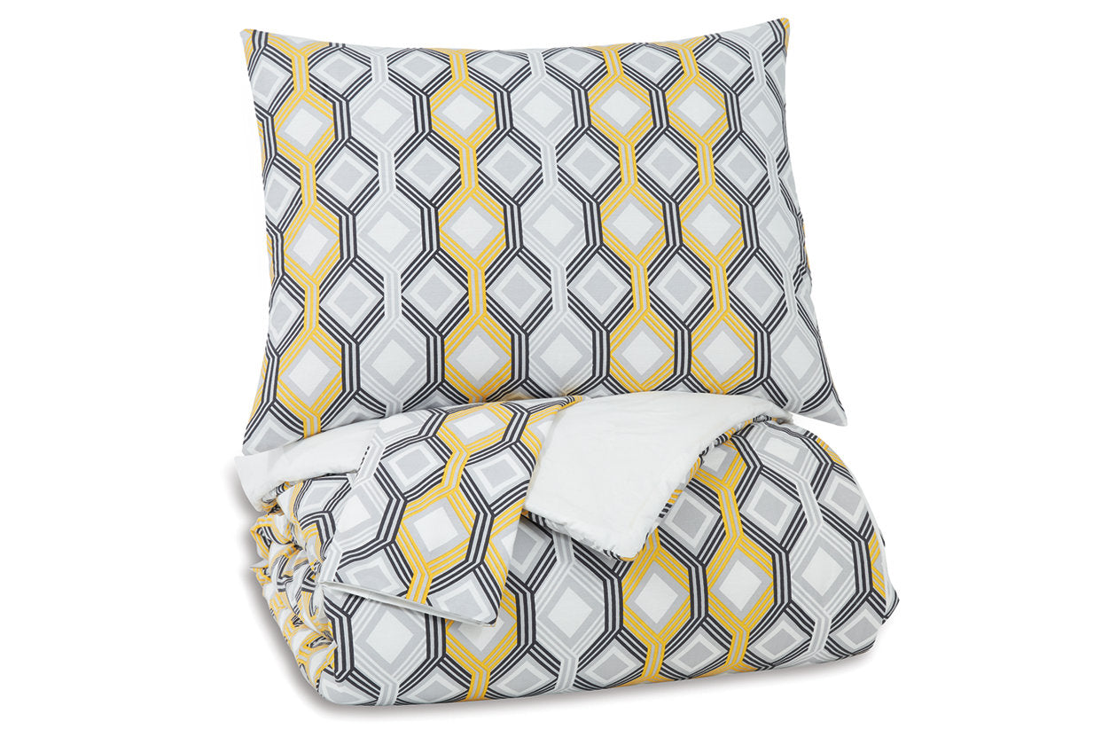 Mato Comforter Sets