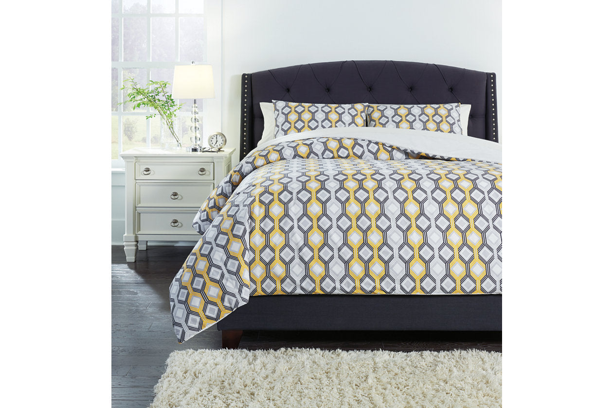 Mato Comforter Sets